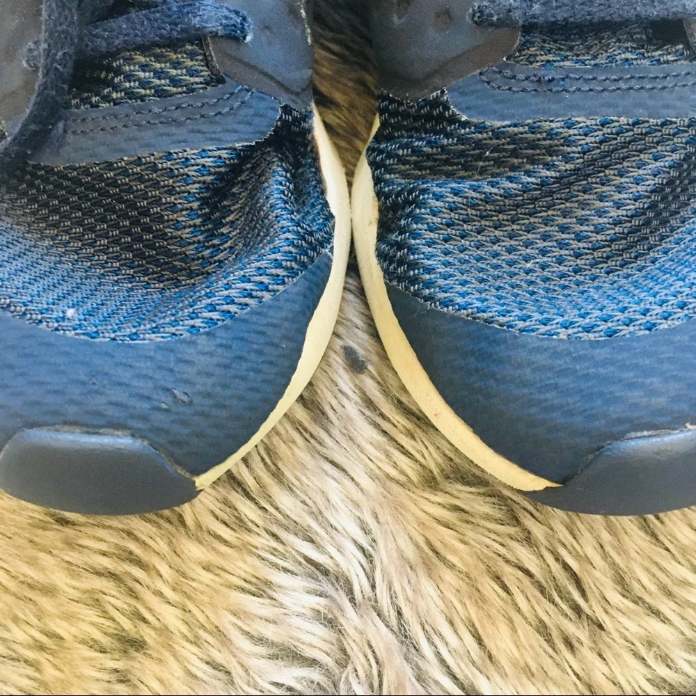 Nike Downshifter 7 boy’s navy sneakers size youth 6.5